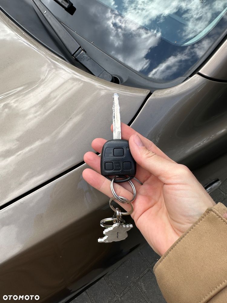 Toyota Avensis 2.0 VVT-i Sol - 28