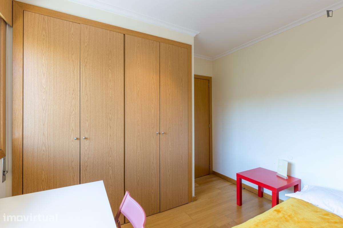 Apartamento com 2 quartos - localizado em Ramalde Porto - Grande imagem: 4/27