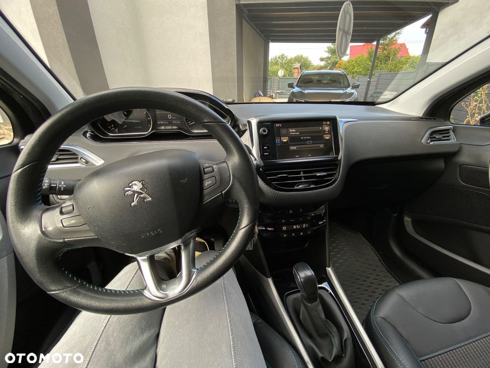 Peugeot 2008 1.2 Pure Tech Allure S&S - 10