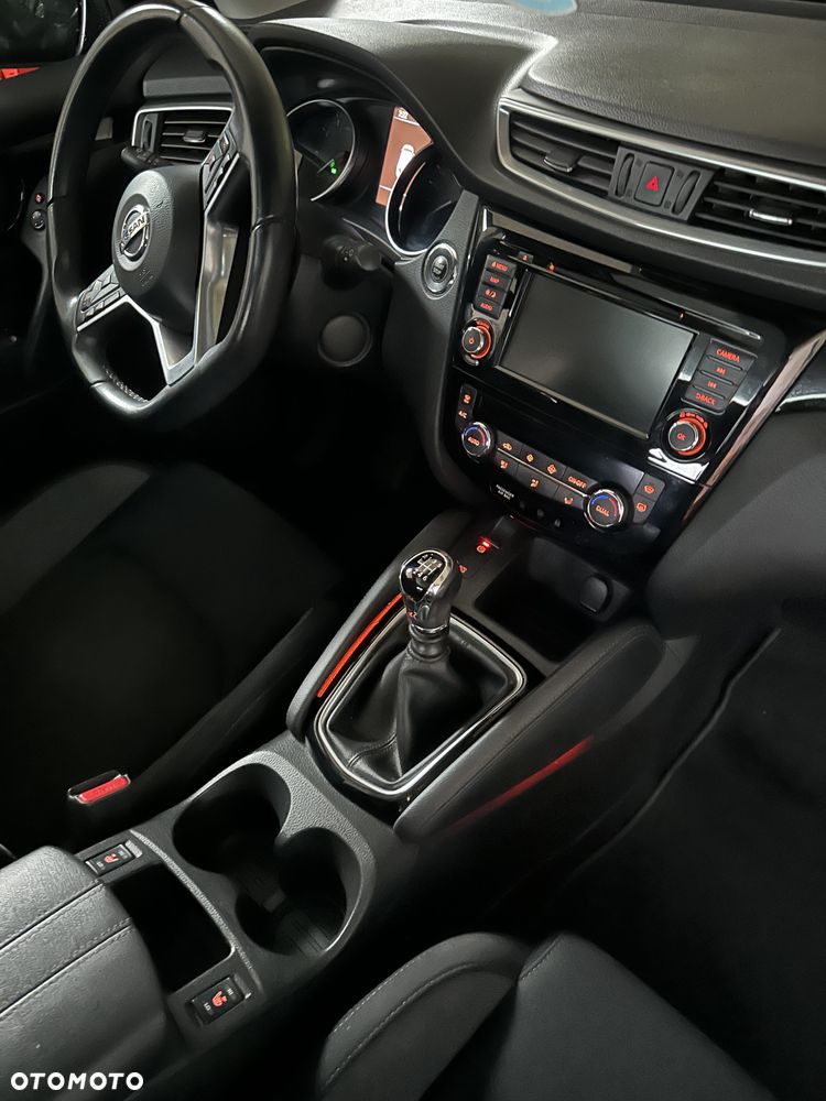 Nissan Qashqai 1.3 DIG-T N-Connecta - 4