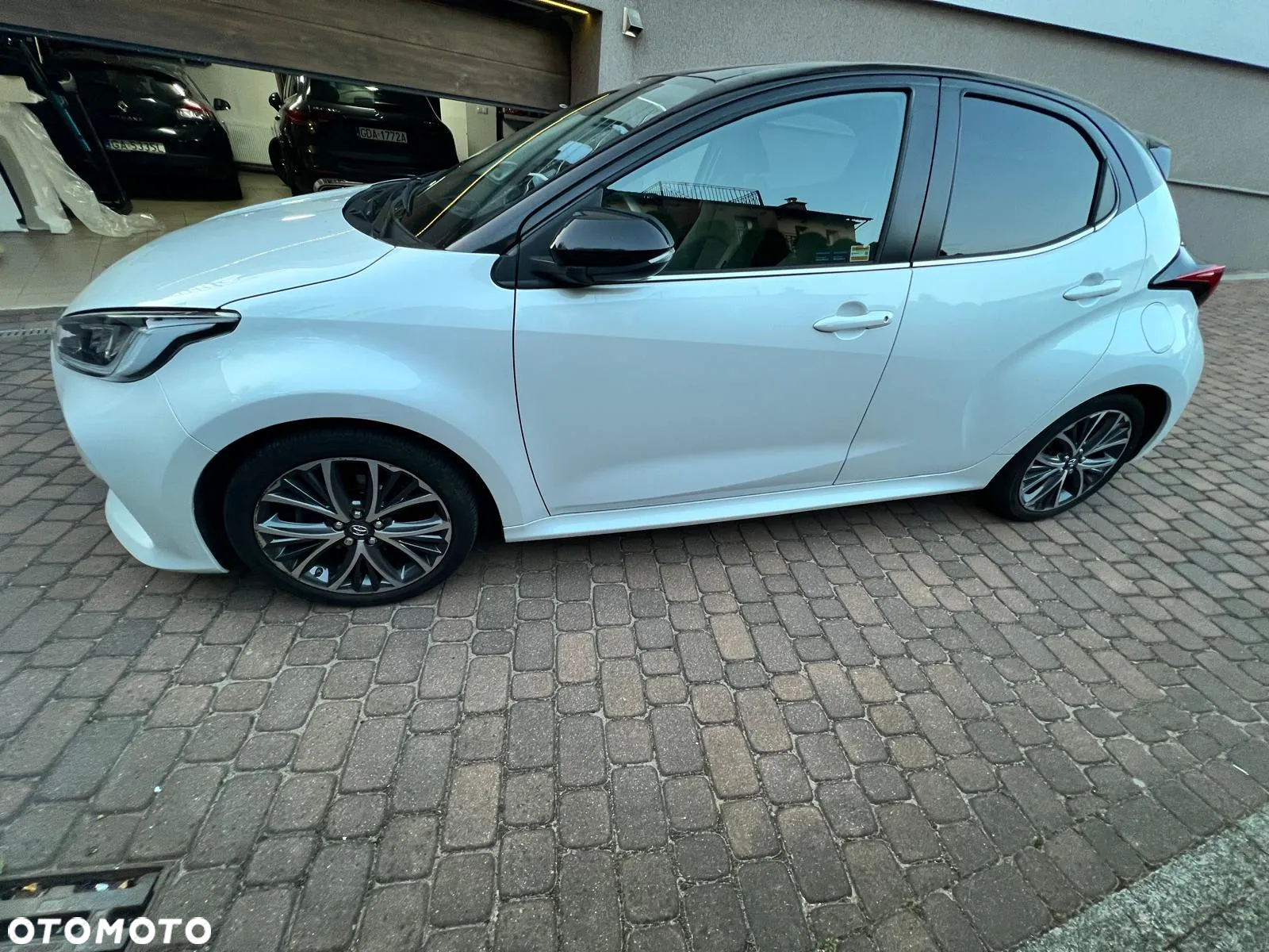 Toyota Yaris Hybrid 1.5 Executive - 3