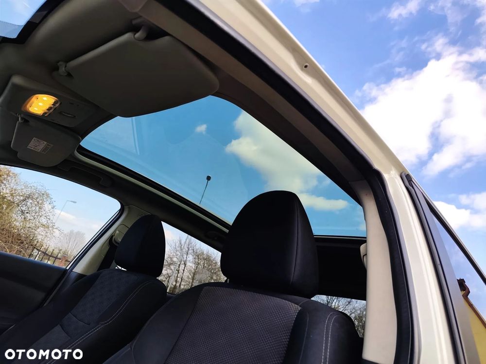 Nissan Qashqai 1.5 dCi DPF 360 - 12