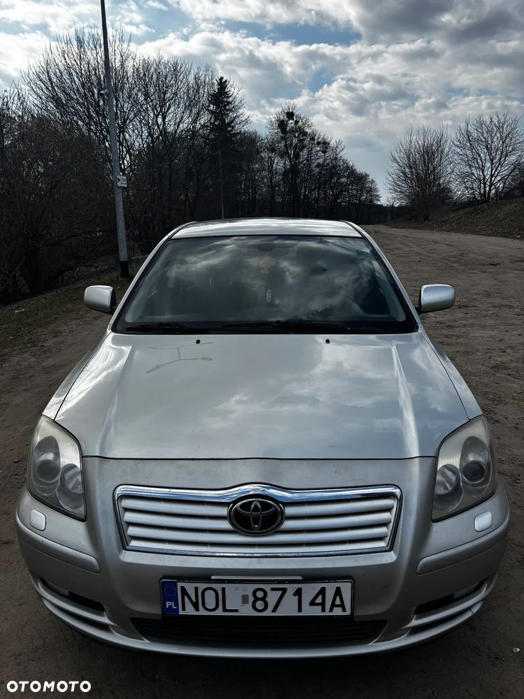 Toyota Avensis - 15