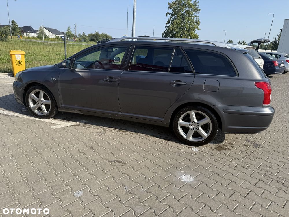 Toyota Avensis - 7