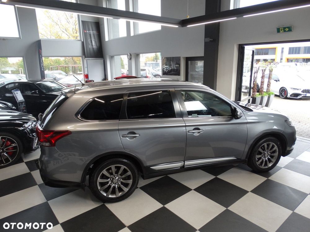 Mitsubishi Outlander - 15