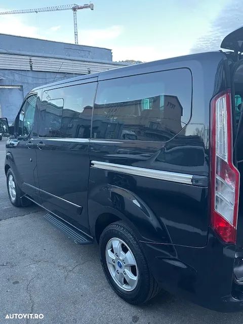 Ford Tourneo Custom 300 L2H1 VA Titanium - 27