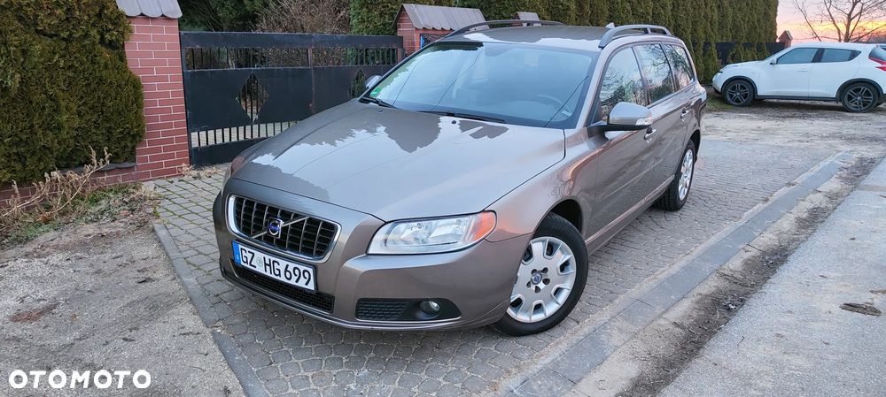 Volvo V70 2.4D Momentum - 10