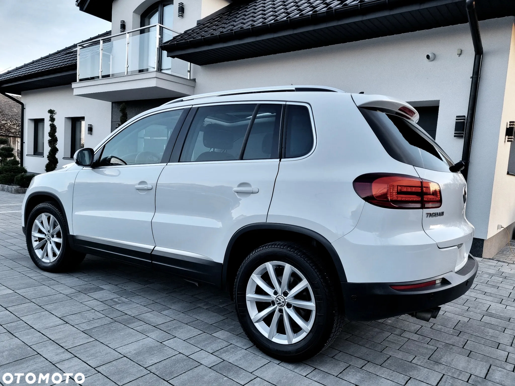 Volkswagen Tiguan 2.0 TDI SCR BlueMotion Technology Lounge Sport & Style - 6