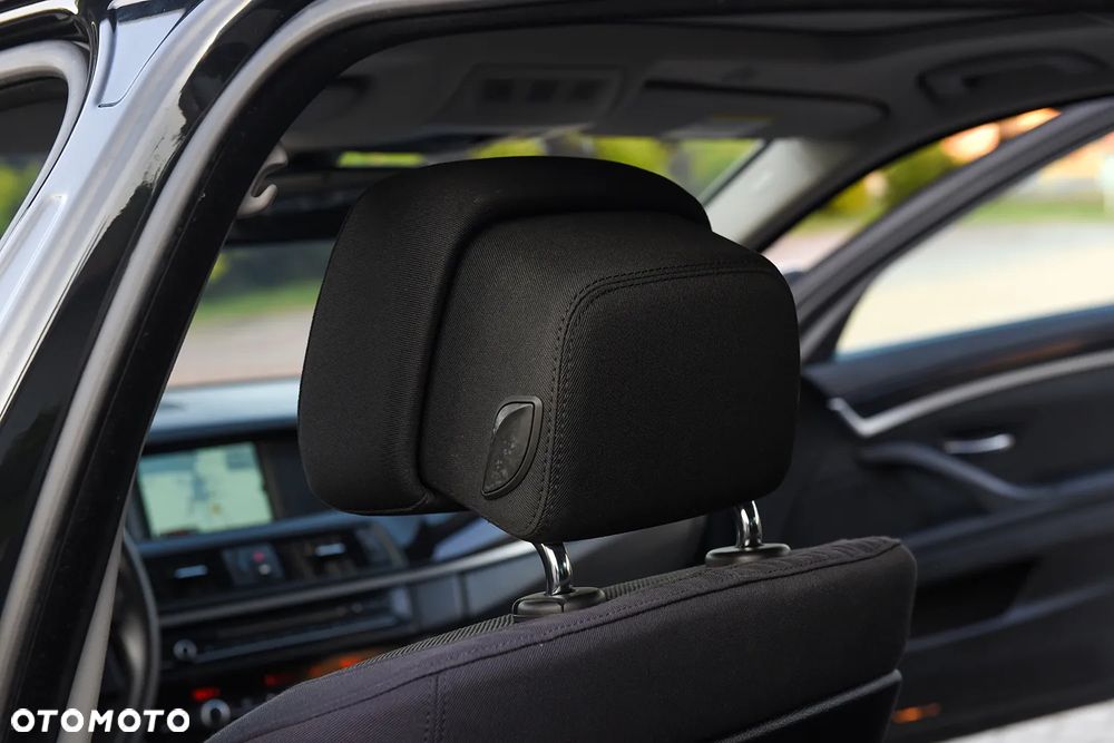 BMW Seria 5 520d - 34