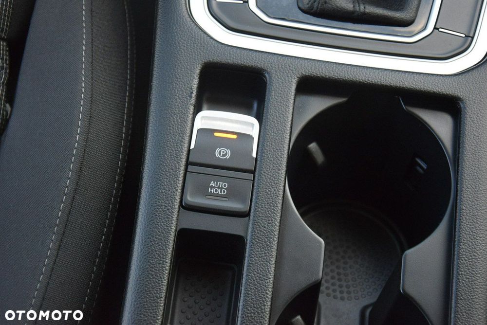 Volkswagen Passat - 35