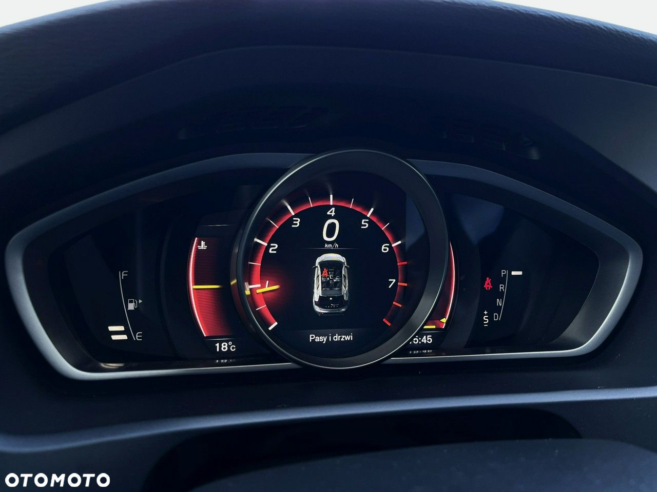 Volvo V40 T3 Geartronic RDesign - 26