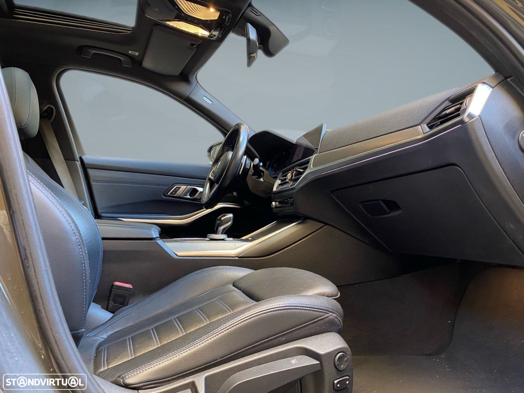 BMW 330 e Touring Pack M Auto - 19