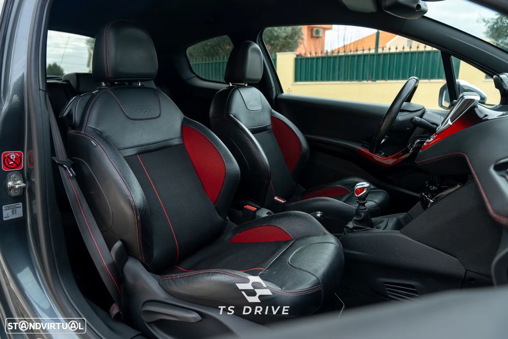 Peugeot 208 GTI 200 THP - 9