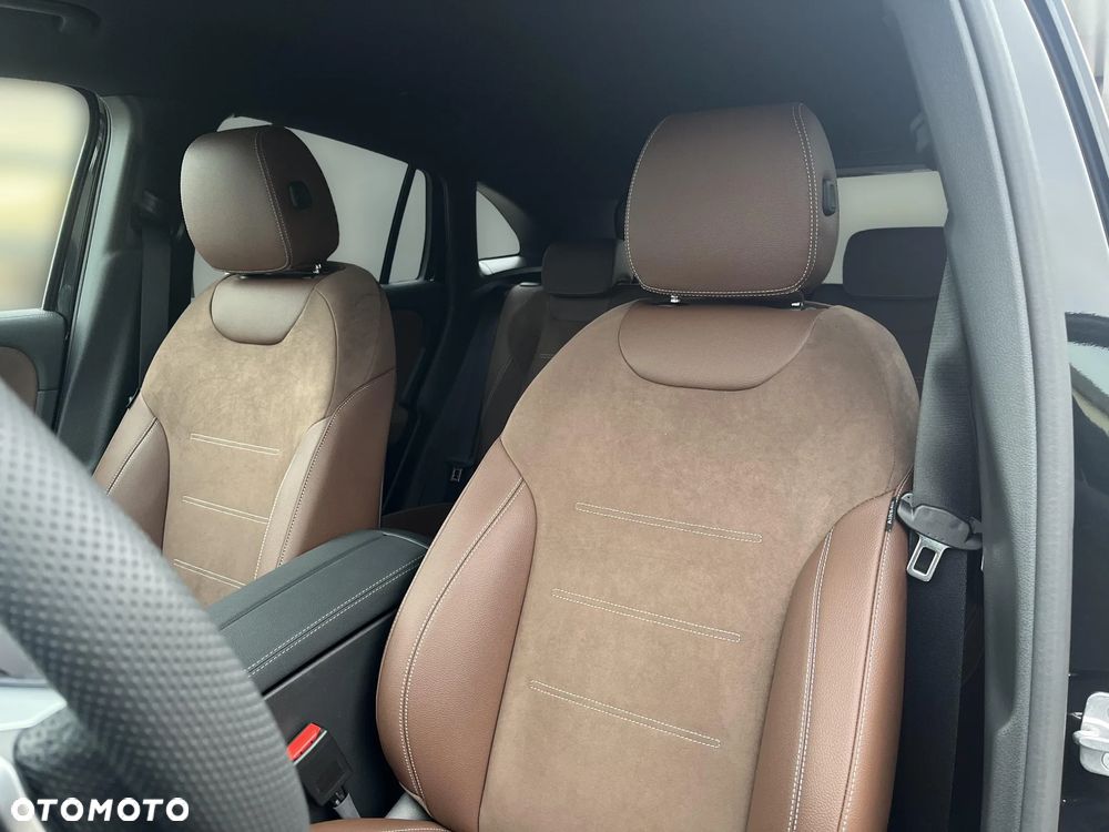Mercedes-Benz GLA - 11
