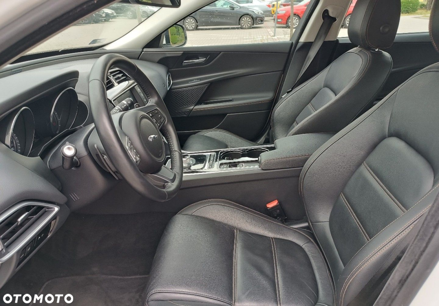 Jaguar XE - 20