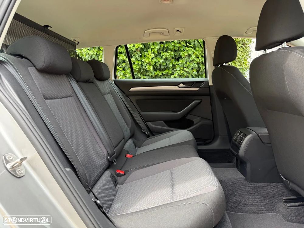 VW Passat Variant 1.6 TDI BlueMotion - 26