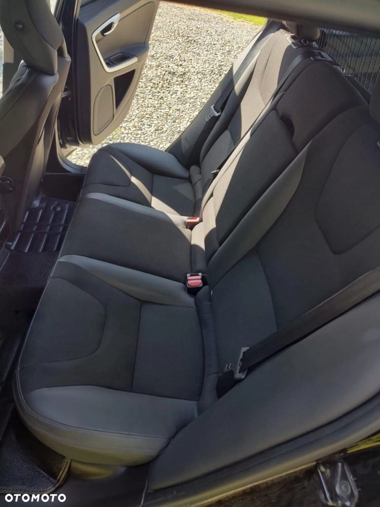 Volvo V60 D2 - 31