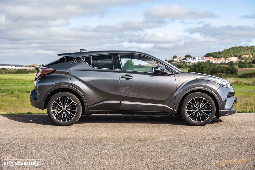 Toyota C-Hr 2018 photo 2