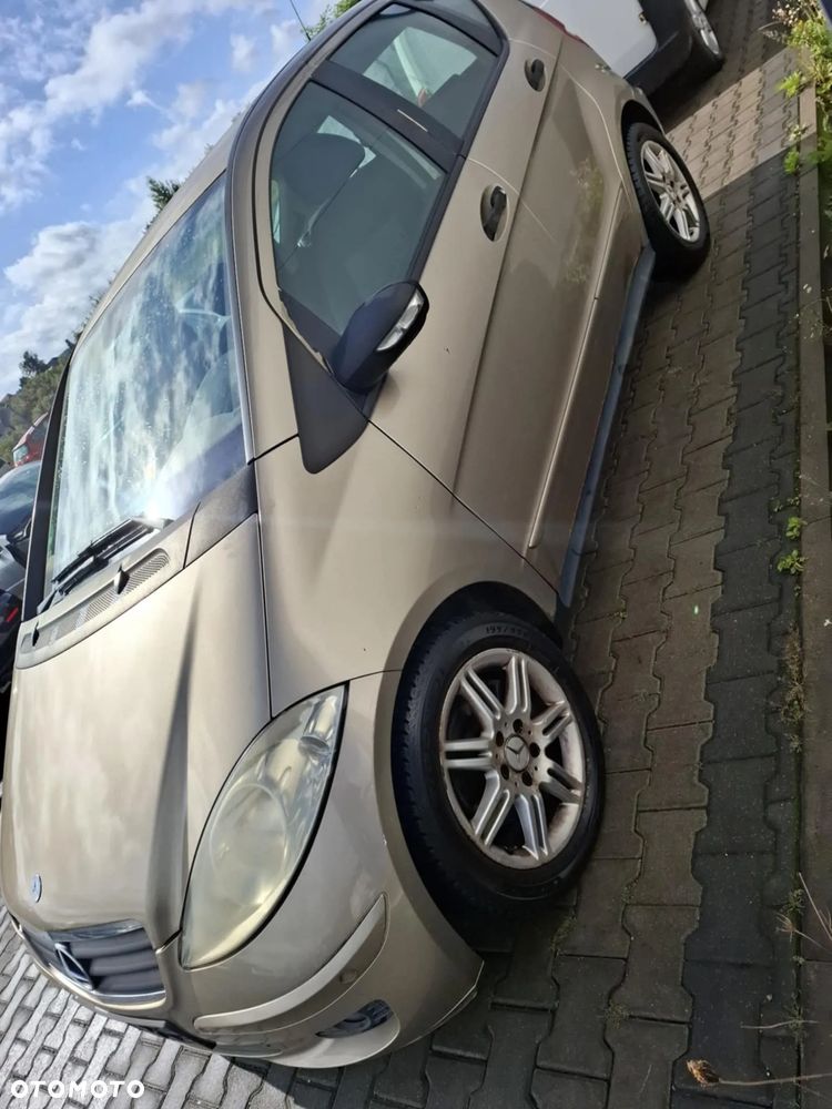 MERCEDES A180 - 1
