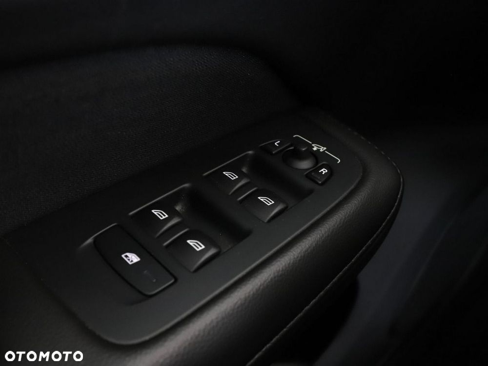 Volvo V60 D3 Momentum Pro - 35