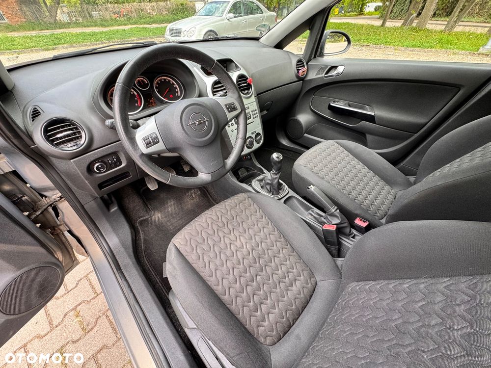 Opel Corsa 1.2 16V Essentia - 20