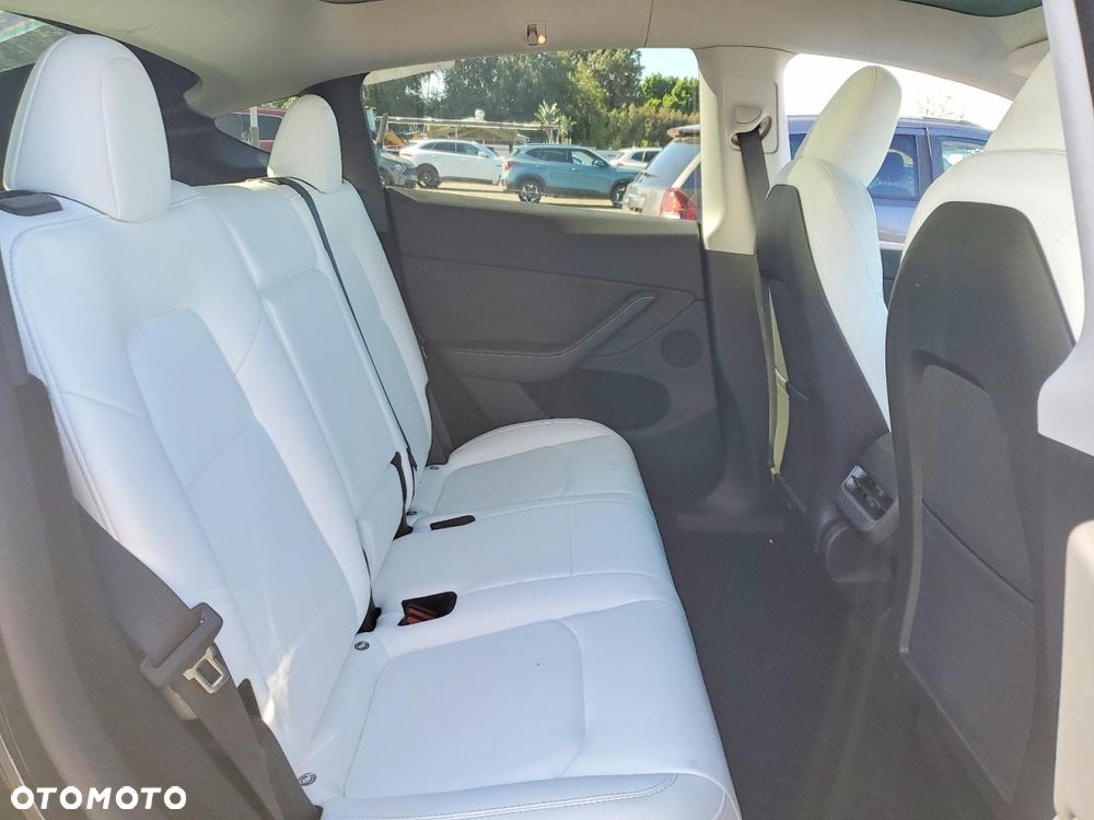 Tesla Model Y Long Range Dual Motor AWD - 13