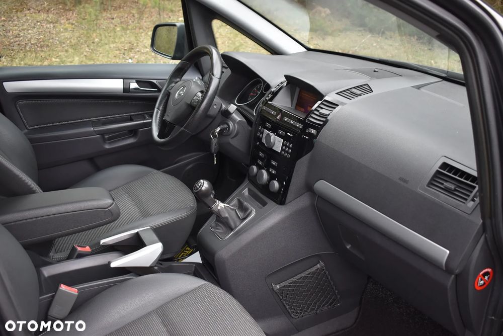 Opel Zafira 1.8 Sport - 31