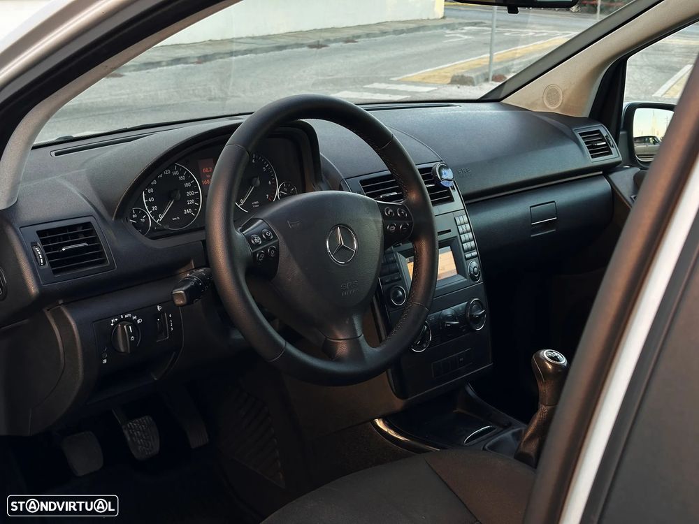 Mercedes-Benz A 160 Classic BlueEfficiency - 11