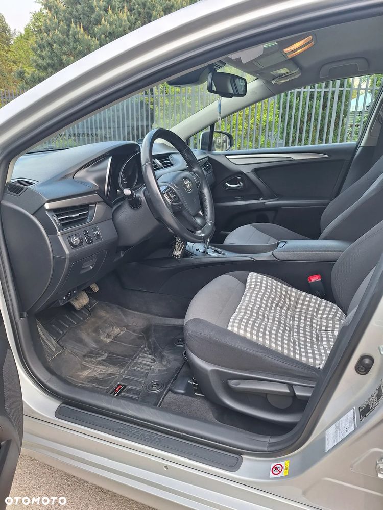 Toyota Avensis 1.8 Active MS - 9