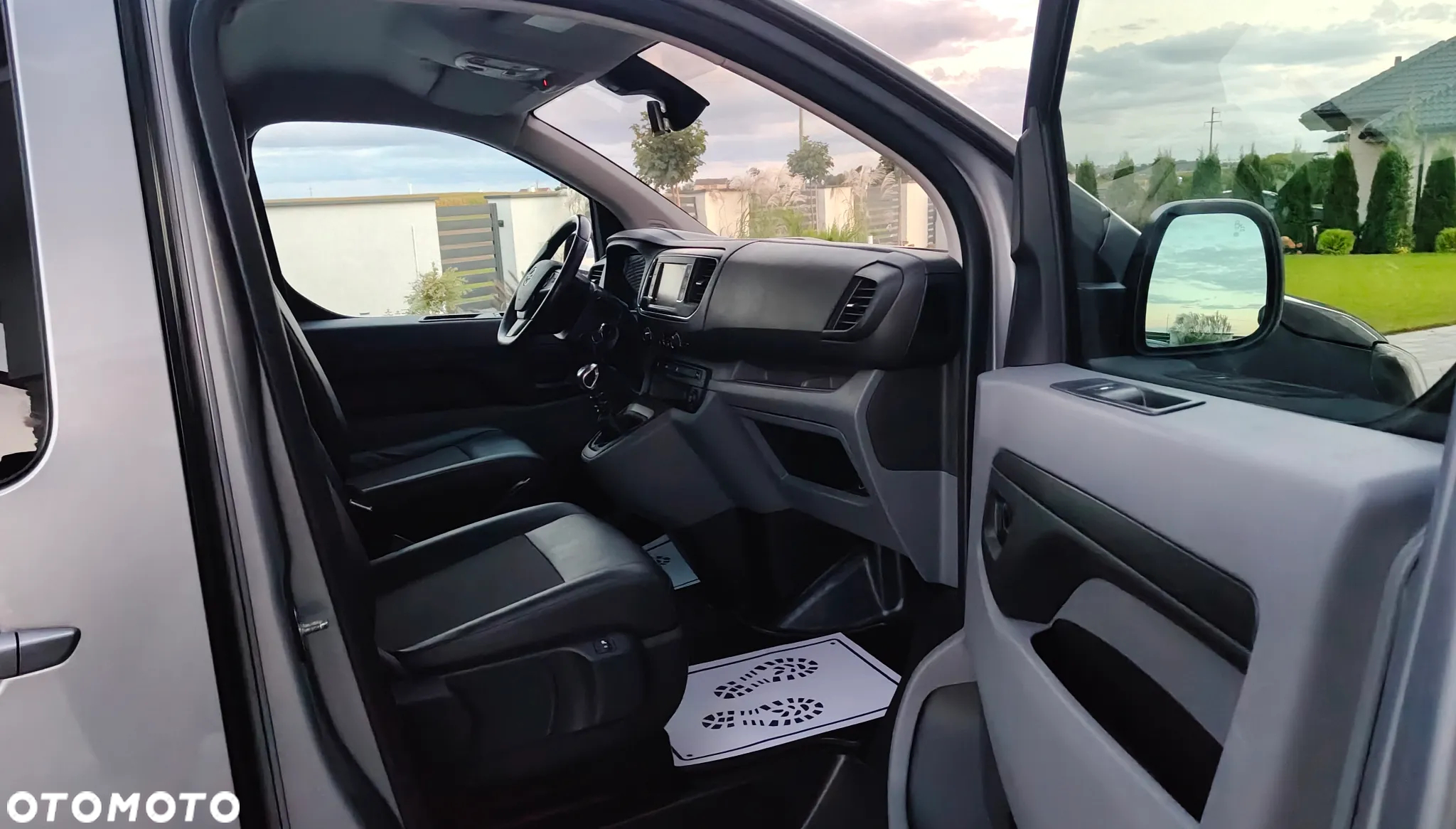 Opel VIVARO - 21