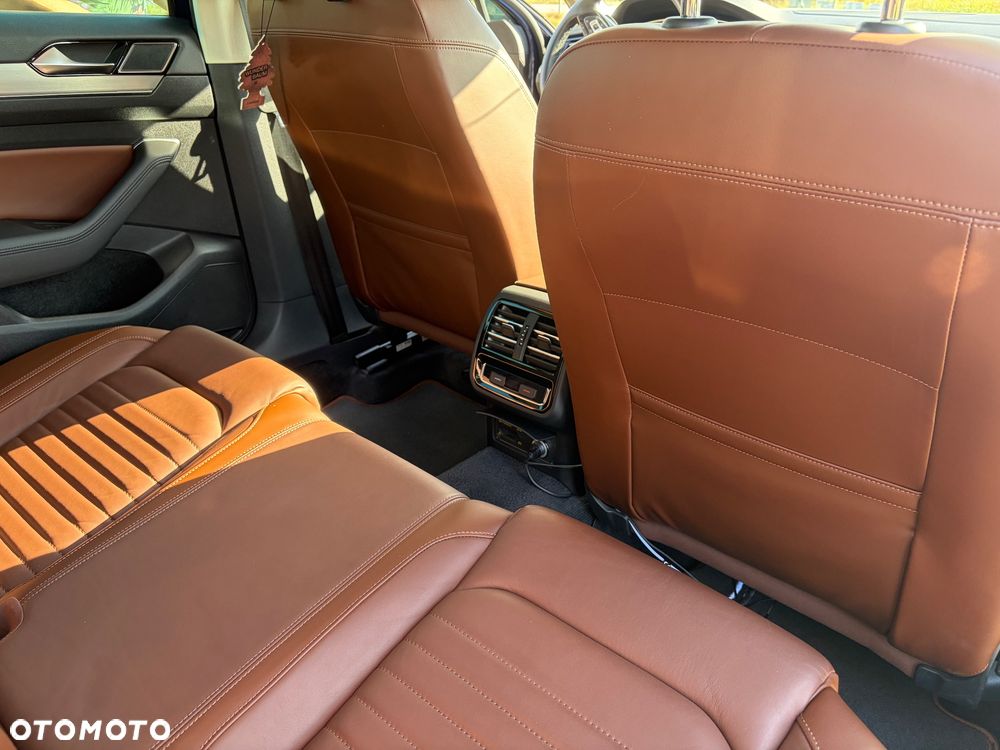 Volkswagen Passat - 14