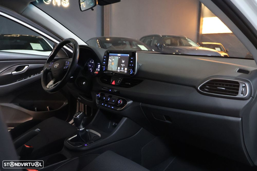 Hyundai i30 SW 1.6 CRDi Comfort+Navi - 6