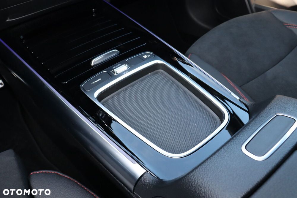 Mercedes-Benz GLA - 14