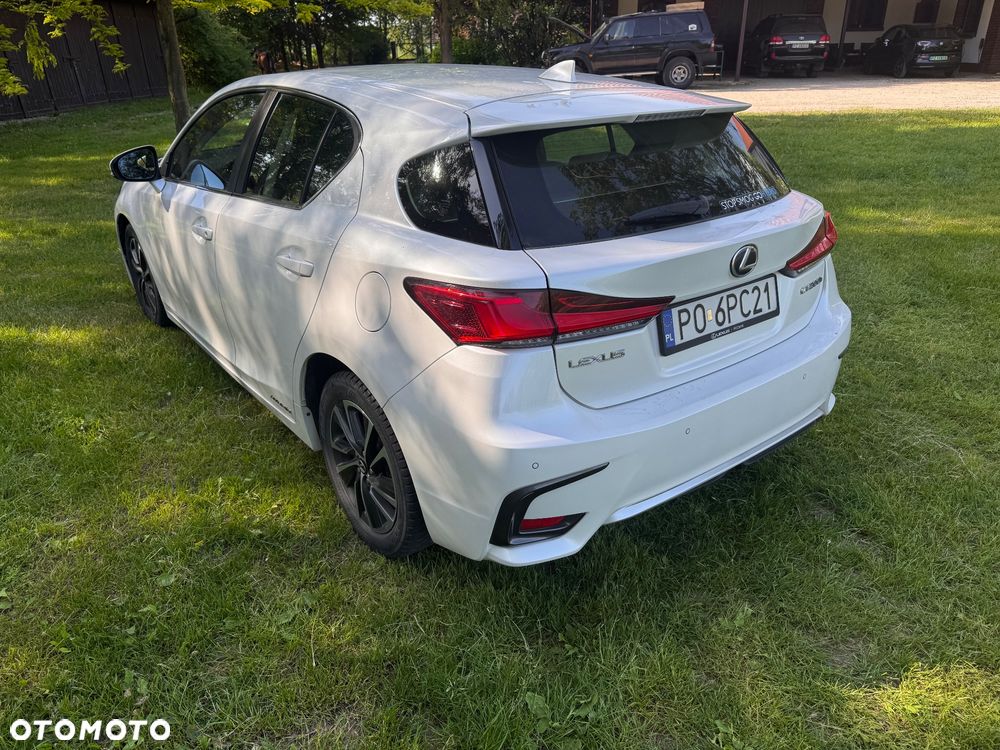 Lexus CT - 7