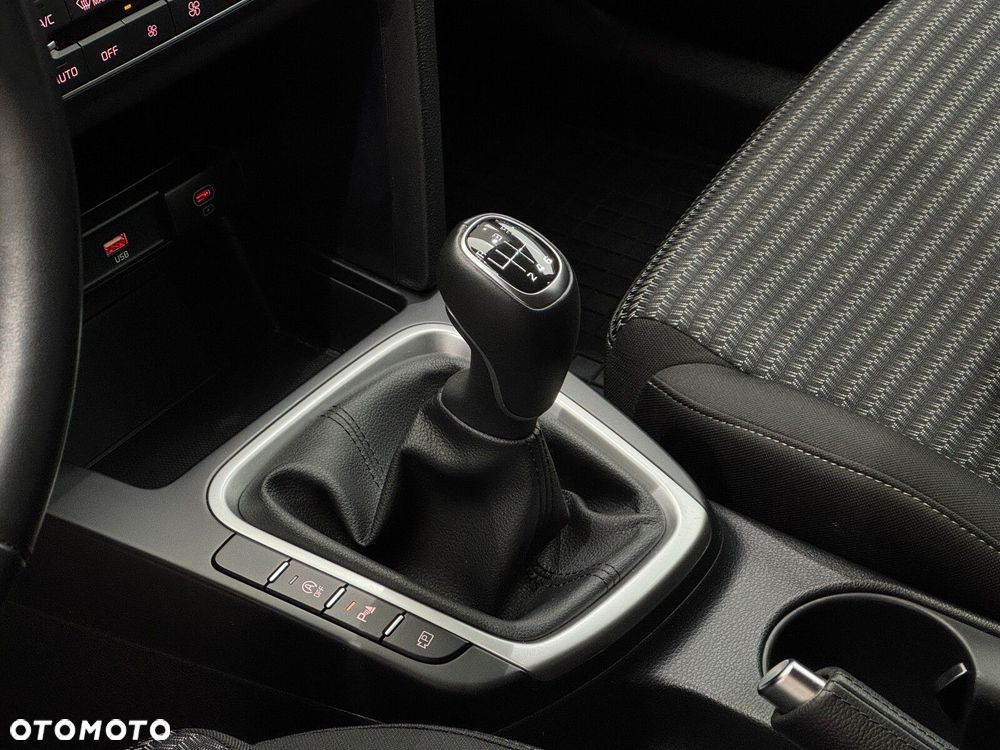 Kia Ceed 1.5 T-GDI M - 9