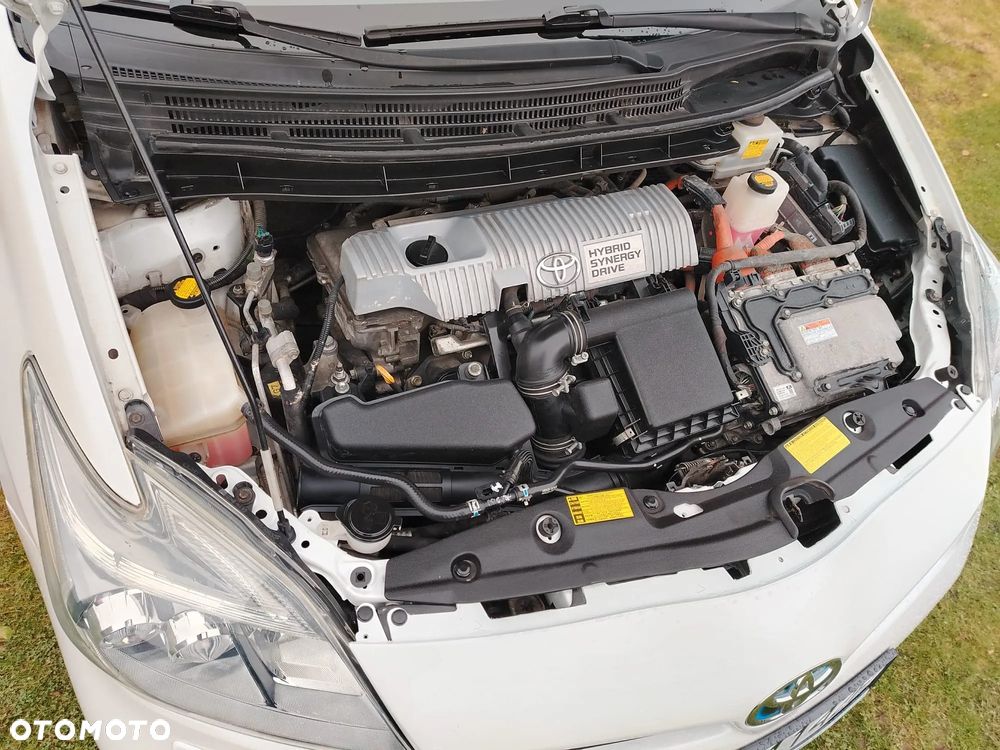 Toyota Prius (Hybrid) Executive - 7