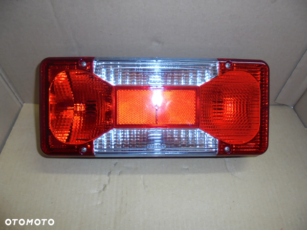 LAMPA TYLNA TYŁ KONTENER IVECO DAILY 2006-2022 PRAWA OE 5801631433