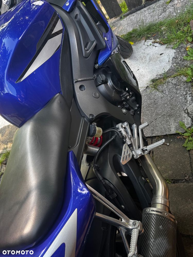 Yamaha R6 - 3
