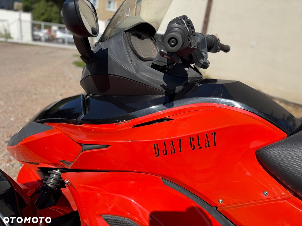 Can-Am Spyder - 9