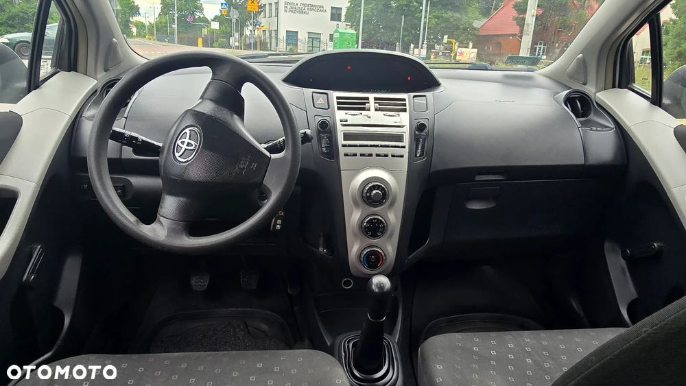 Toyota Yaris 1.0 Luna - 13