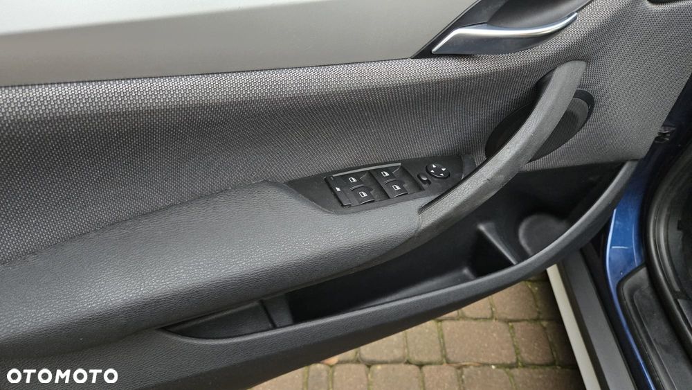 BMW X1 sDrive18d xLine - 28