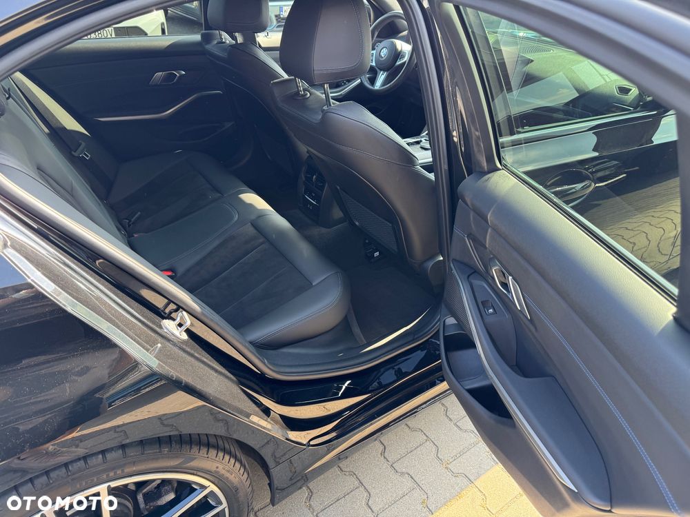 BMW Seria 3 320d xDrive M Sport sport - 16