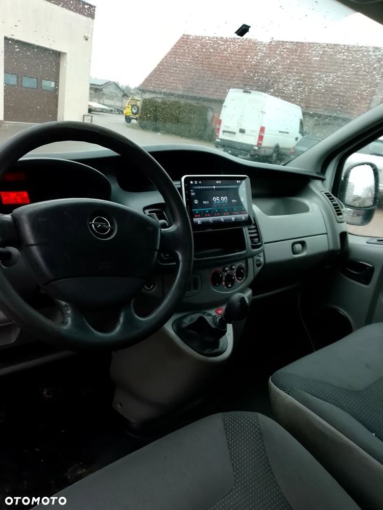 Opel Vivaro - 8