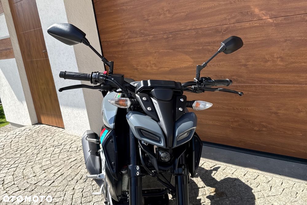 Yamaha MT - 5