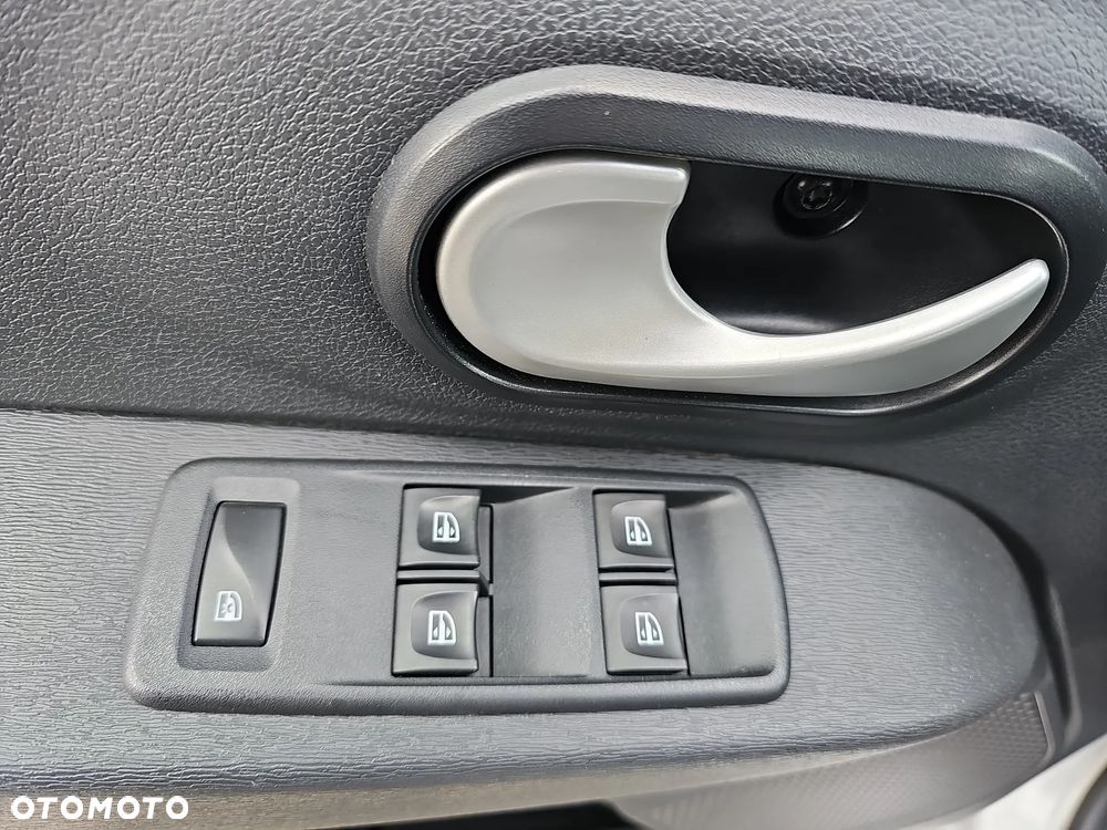 Dacia Lodgy 1.6 SCe Connected by Orange S&S - 18
