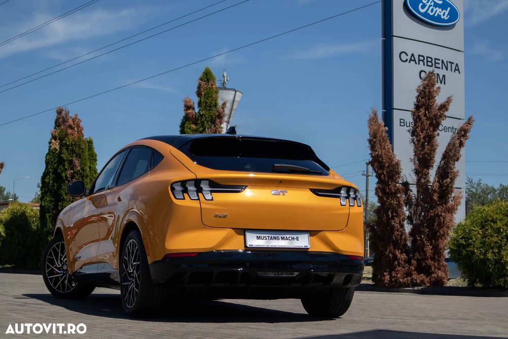 Ford Mustang Mach-E - 22