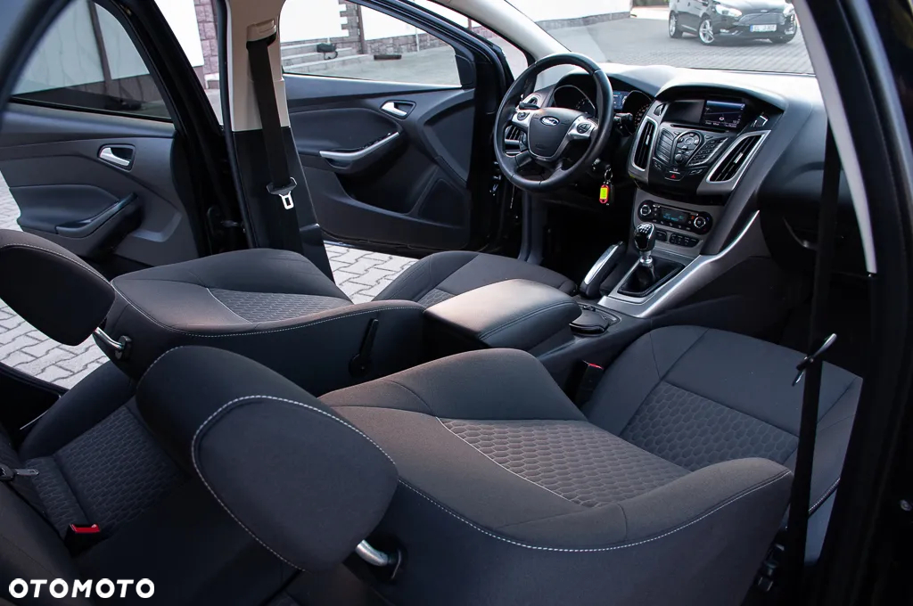 Ford Focus 1.0 EcoBoost Hybrid ACTIVE - 10
