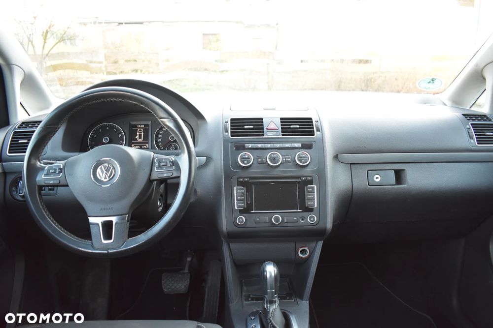 Volkswagen Touran 1.4 TSI DSG Cup - 8