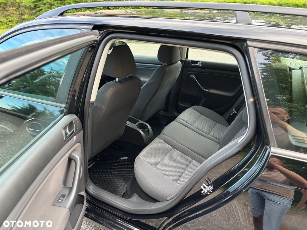 Volkswagen Golf - 8
