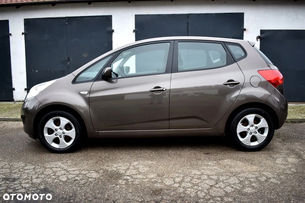 Kia Venga 1.4 CVVT Fifa World Cup Edition - 8